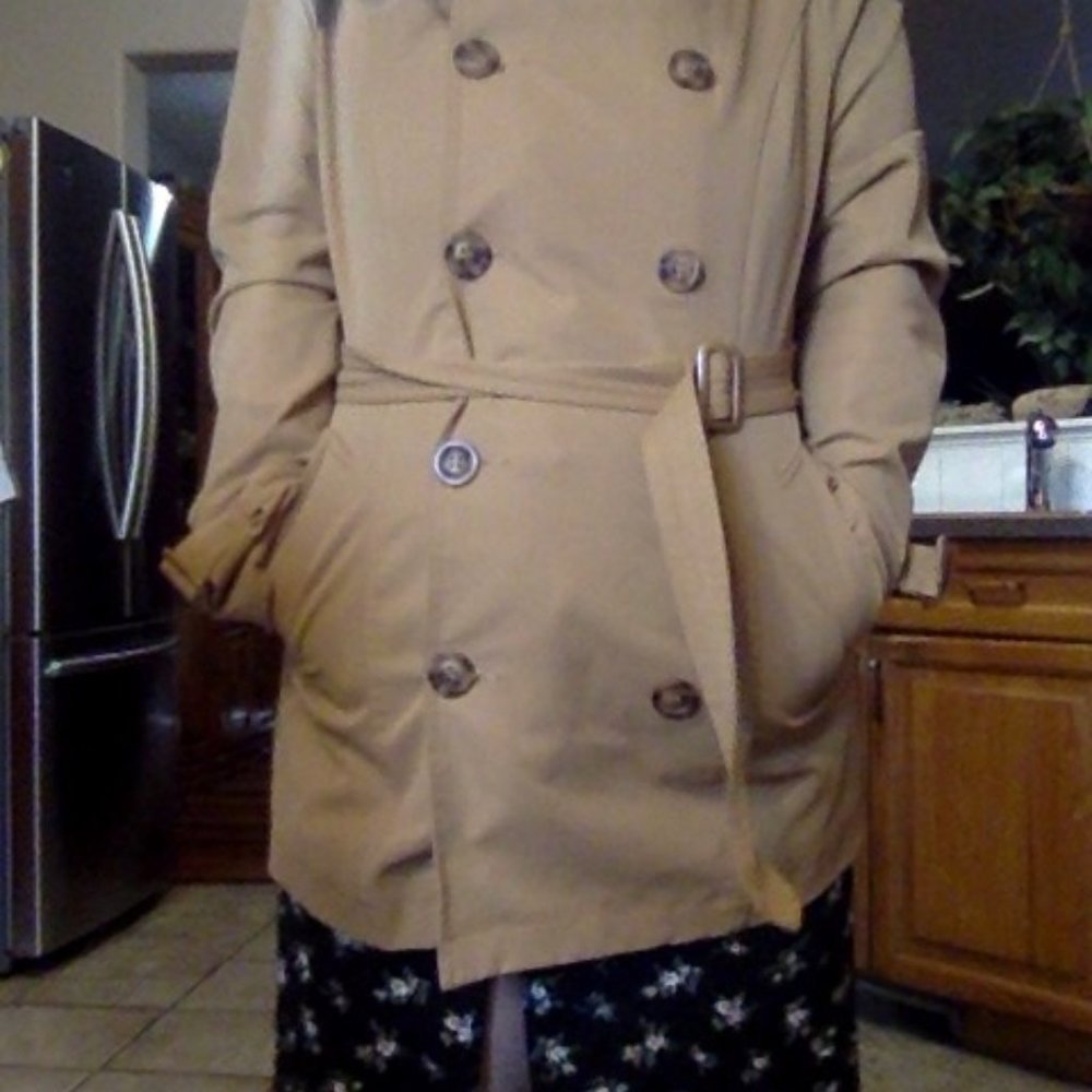 Trench coat - Picture 2 of 3